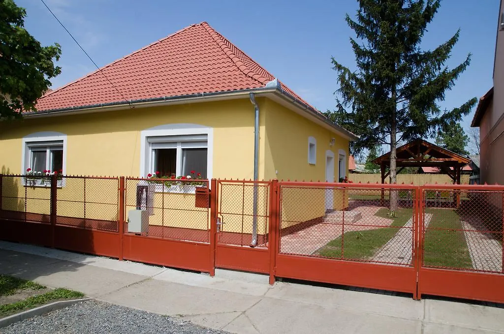Hajdúszoboszló Armada Family Apartment הונגריה